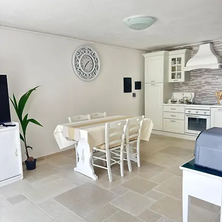 Relax House