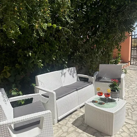 Relax House